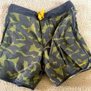 Patagonia board shorts 33w
